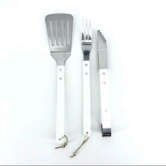 Lilly Pulitzer Blue High Tide Grilling Set - Picture 3 of 4